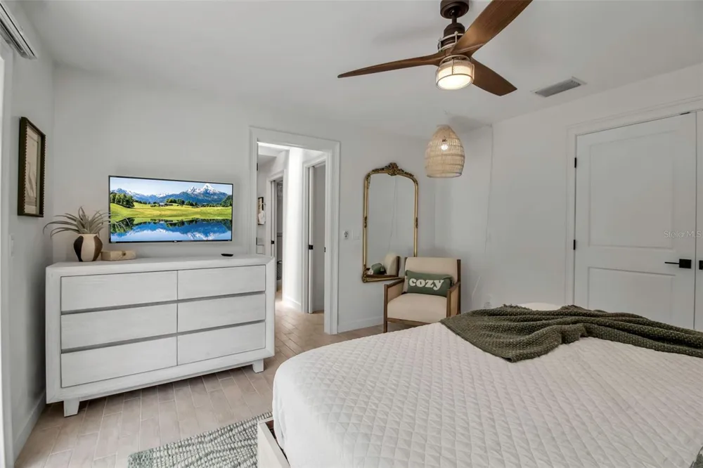 207 PEACOCK LANE Holmes Beach, FL 34217