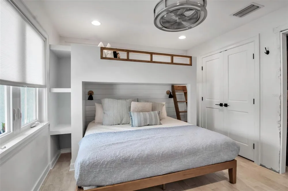 207 PEACOCK LANE Holmes Beach, FL 34217