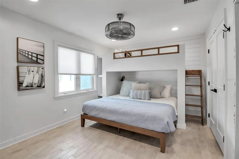207 PEACOCK LANE Holmes Beach, FL 34217