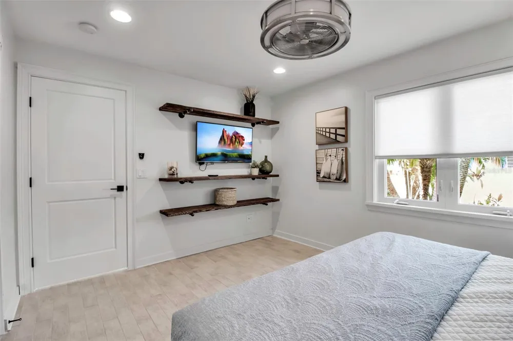 207 PEACOCK LANE Holmes Beach, FL 34217