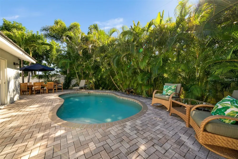 207 PEACOCK LANE Holmes Beach, FL 34217