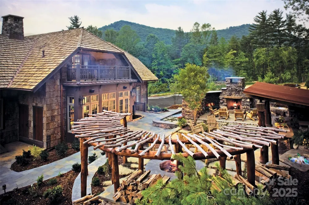 36 Slide Rock Way Fairview, NC 28730