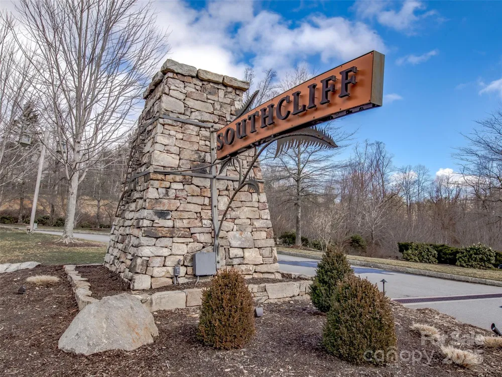 36 Slide Rock Way Fairview, NC 28730