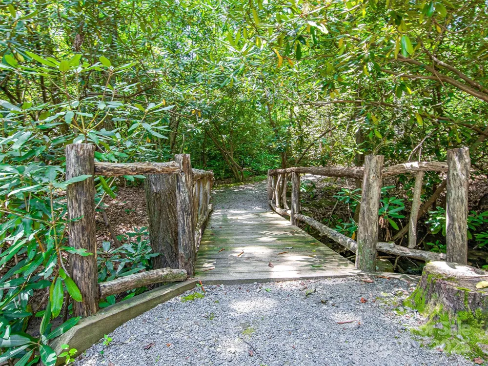 36 Slide Rock Way Fairview, NC 28730
