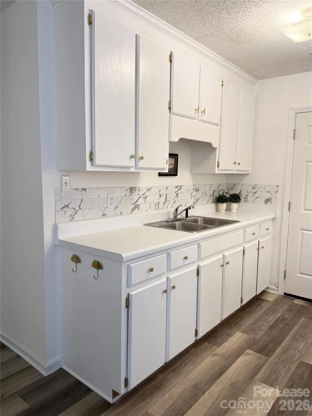 1208 W Walnut Avenue Gastonia, NC 28052