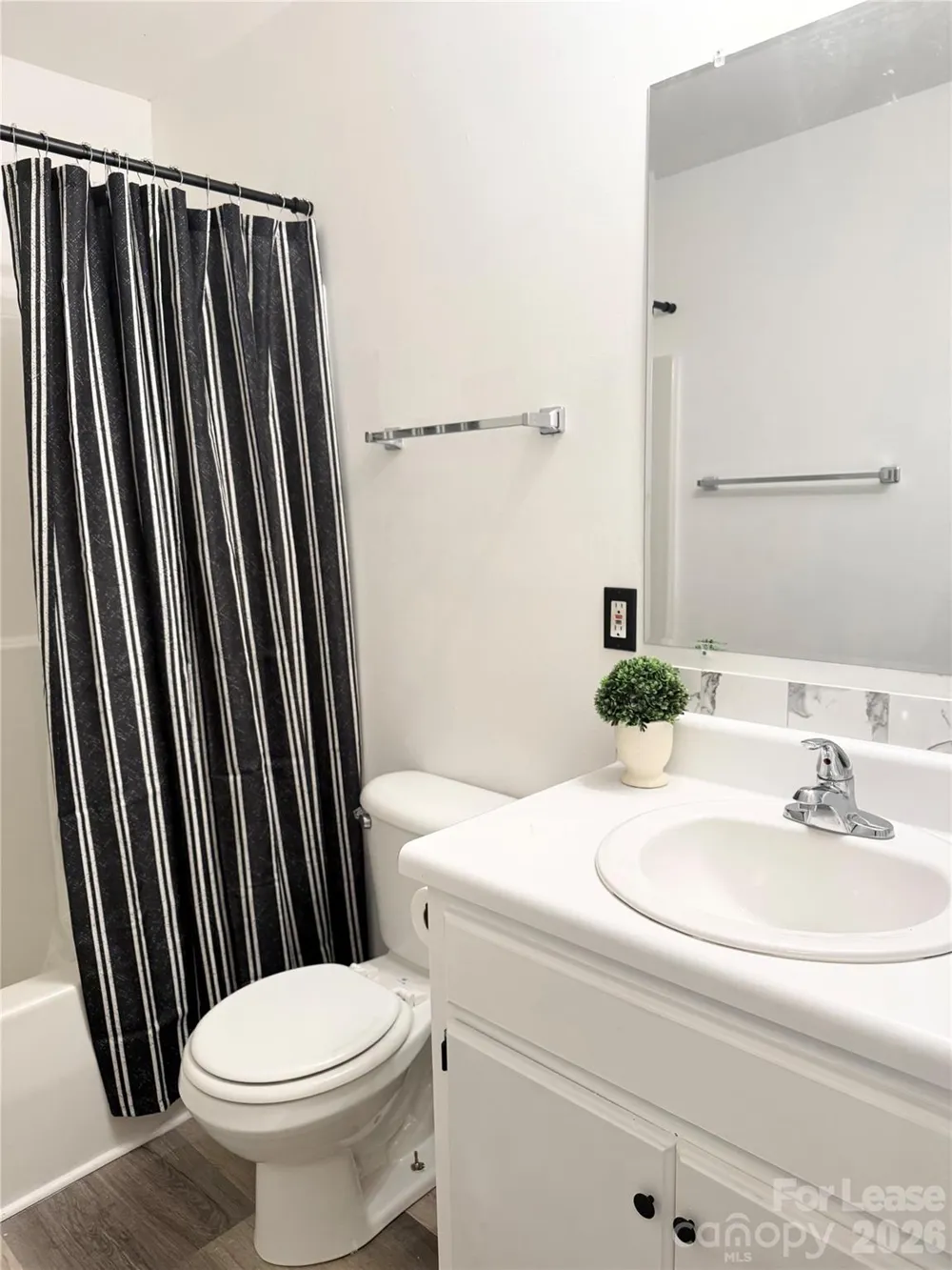 1208 W Walnut Avenue Gastonia, NC 28052
