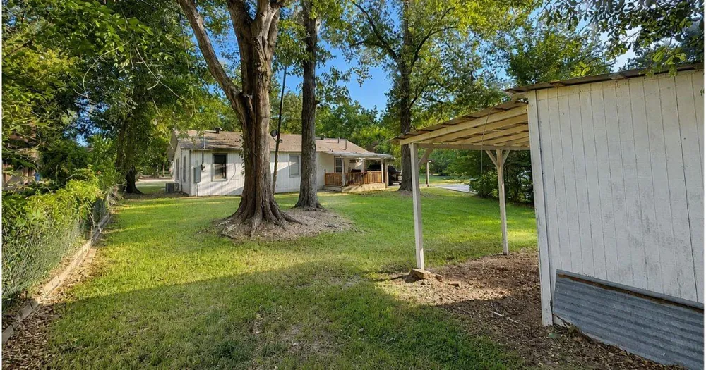211 E Yell Street Livingston, TX 77351