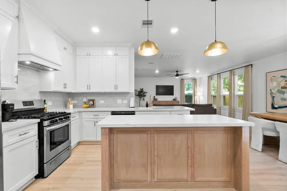 12164 Maverick Drive Willis, TX 77378