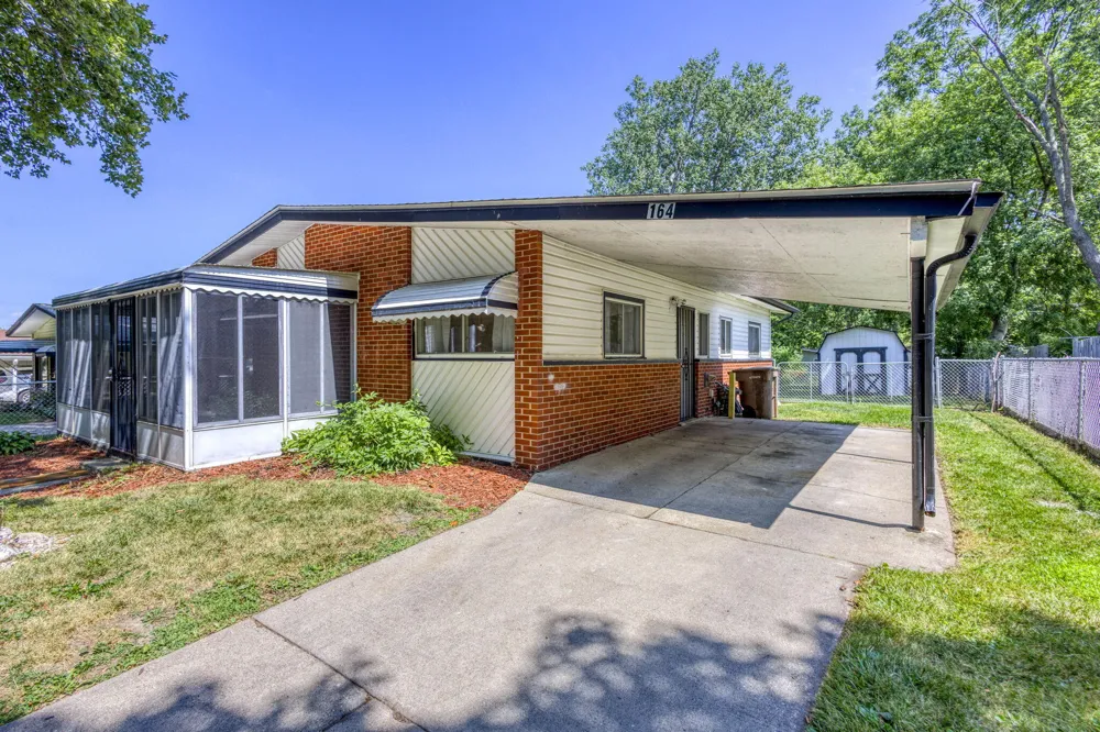 164 Westway Street Pontiac, MI 48342