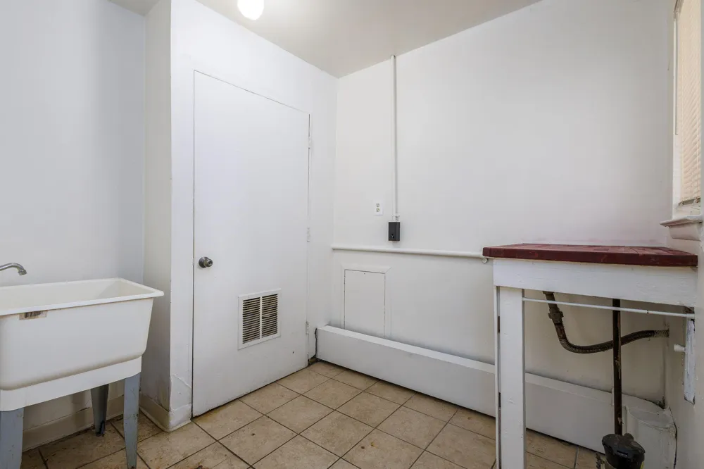164 Westway Street Pontiac, MI 48342