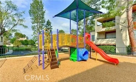 5520 Owensmouth #311 Woodland Hills, CA 91367