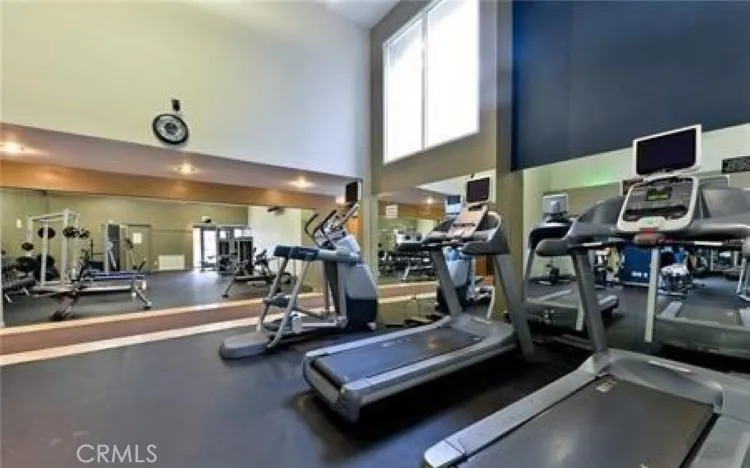 5520 Owensmouth #311 Woodland Hills, CA 91367