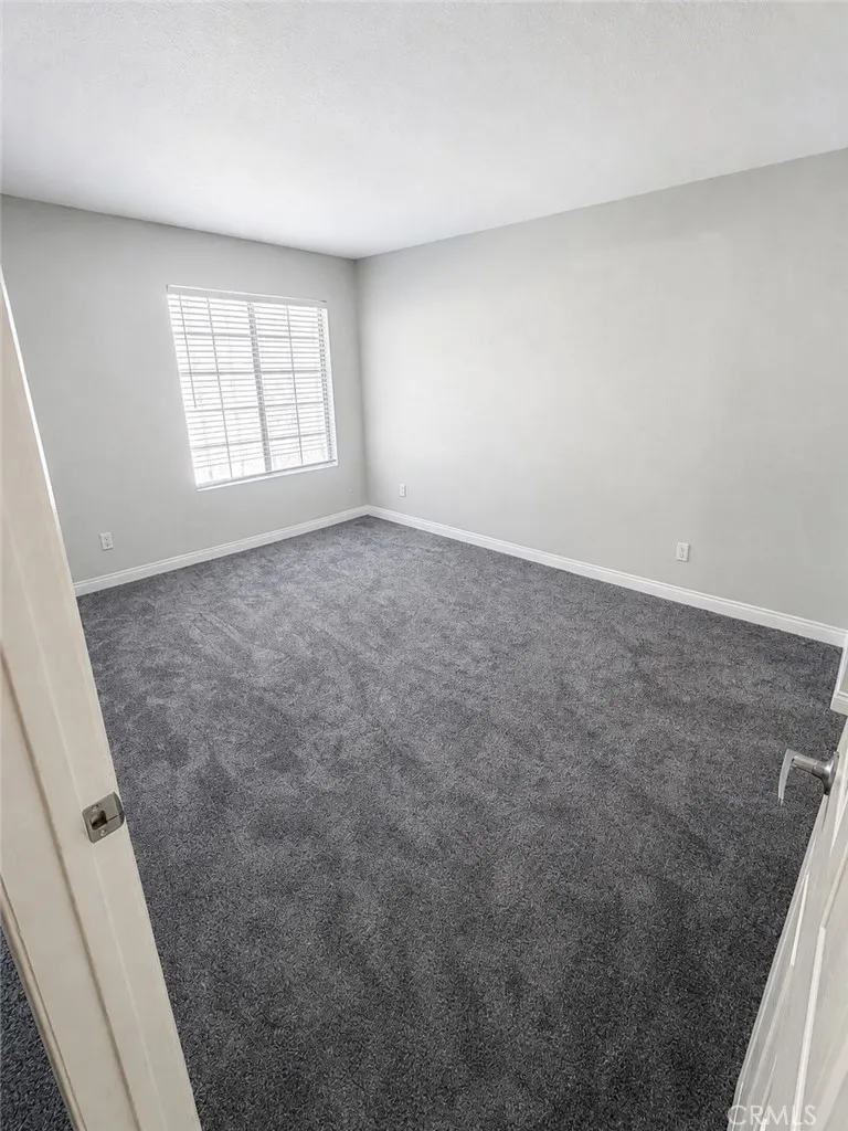 5520 Owensmouth #311 Woodland Hills, CA 91367