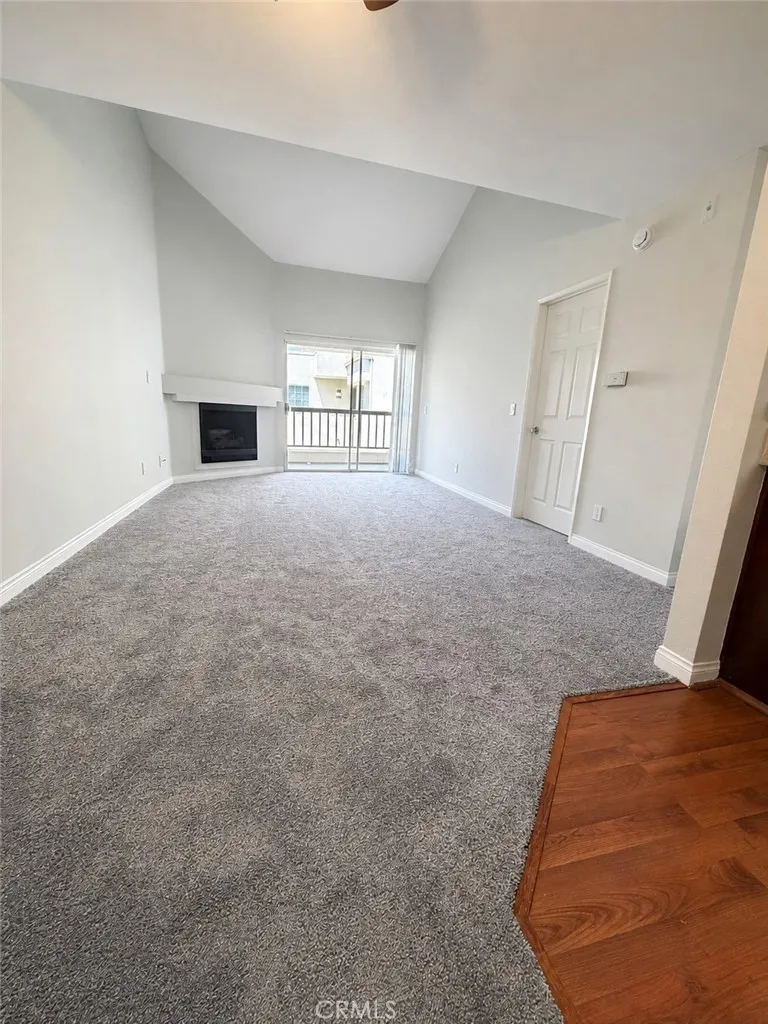 5520 Owensmouth #311 Woodland Hills, CA 91367