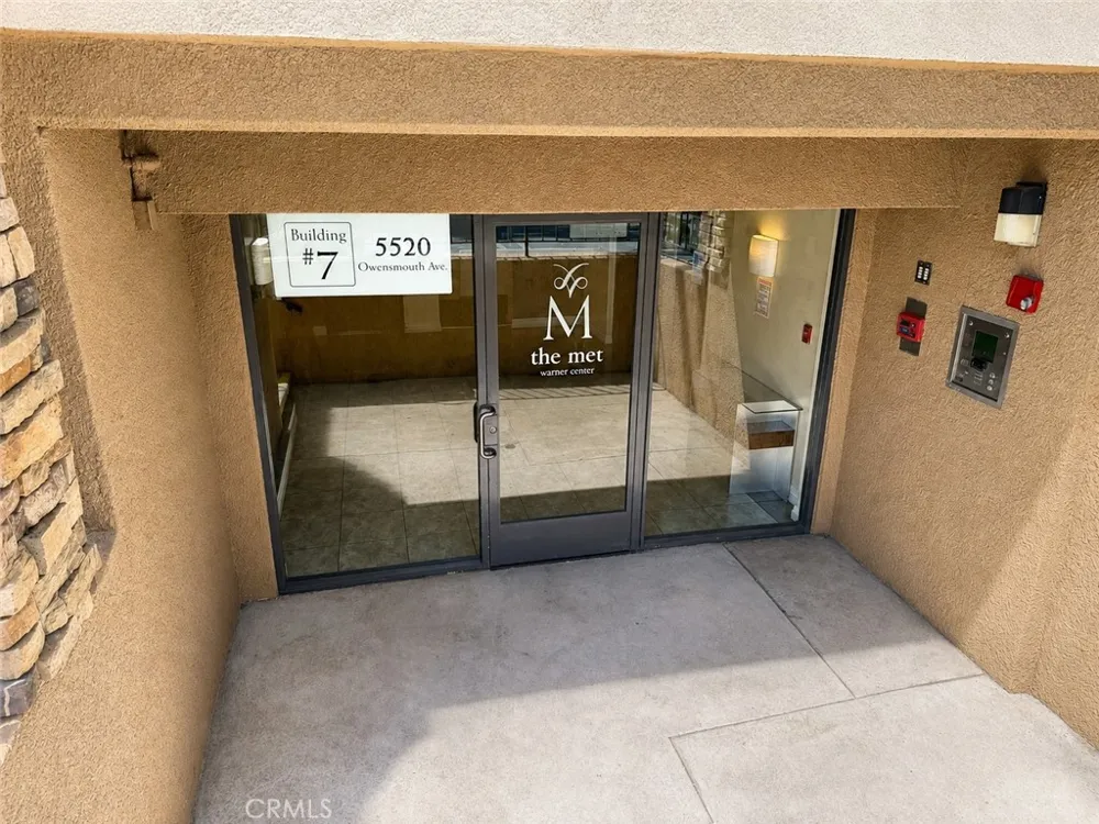 5520 Owensmouth #311 Woodland Hills, CA 91367