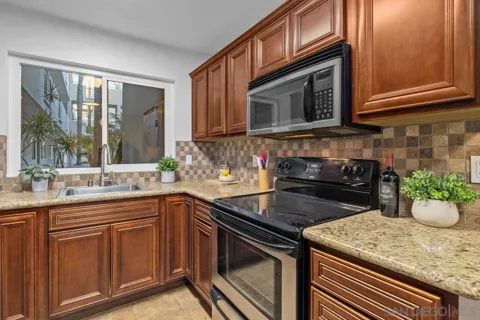 1030 Robinson Ave #107