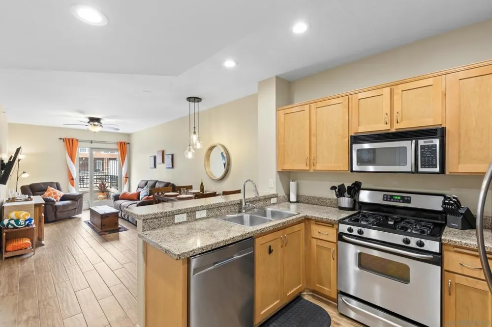 450 J St #3041 San Diego, CA 92101