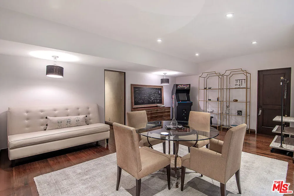 1221 Minorca Drive Pacific Palisades, CA 90272