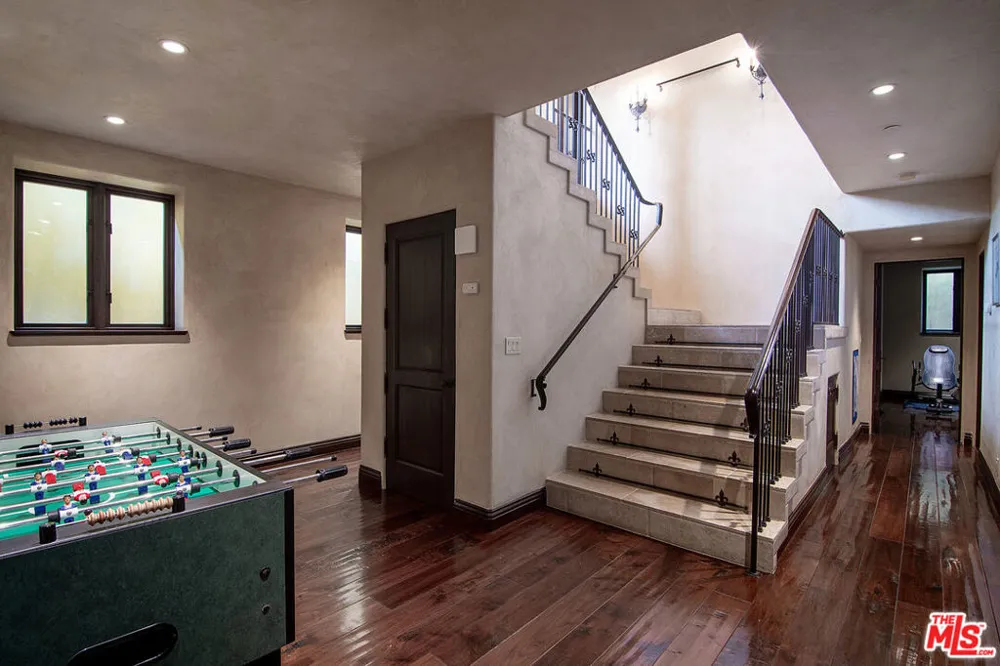 1221 Minorca Drive Pacific Palisades, CA 90272