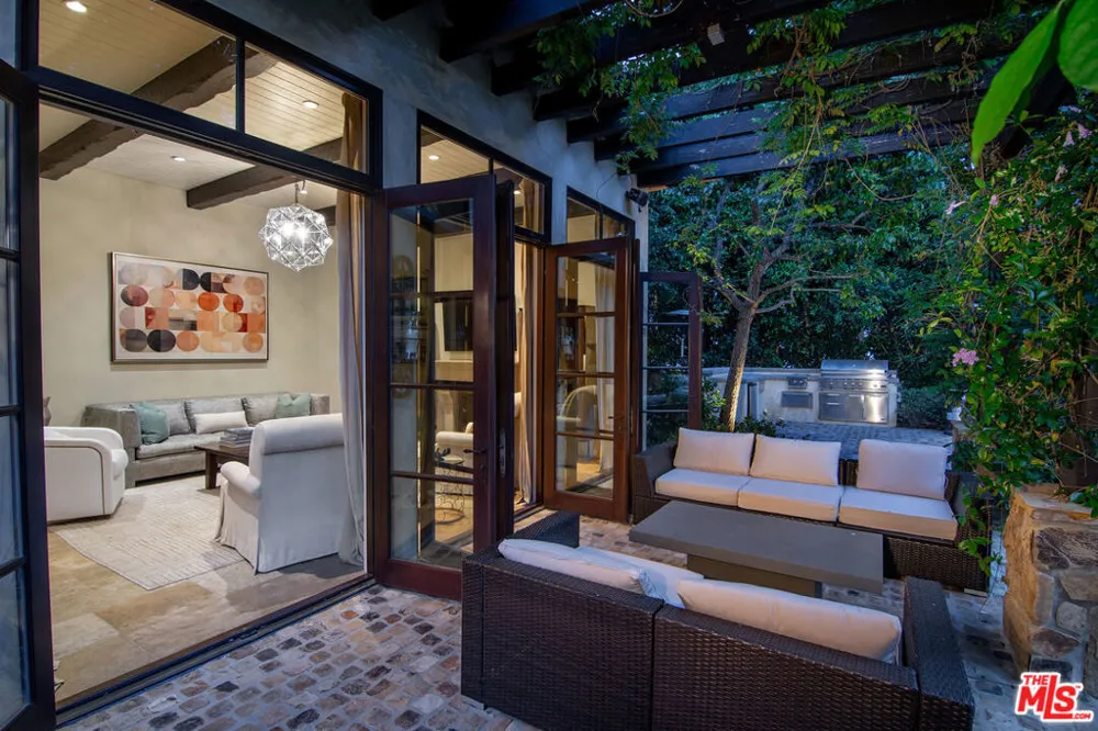 1221 Minorca Drive Pacific Palisades, CA 90272