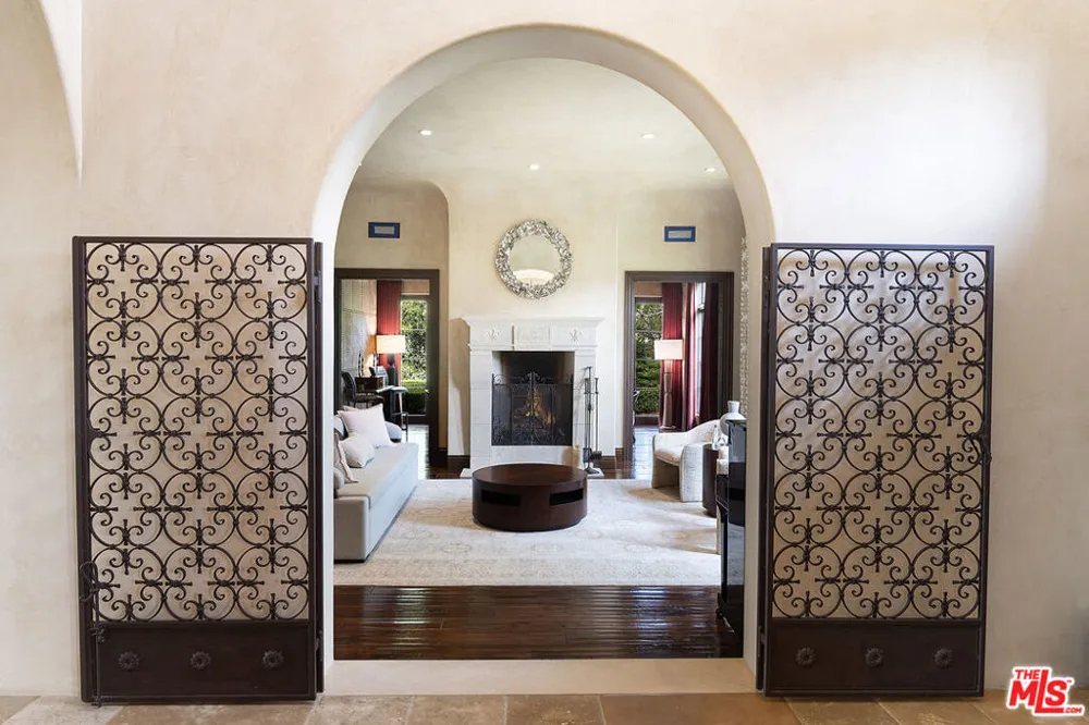 1221 Minorca Drive Pacific Palisades, CA 90272