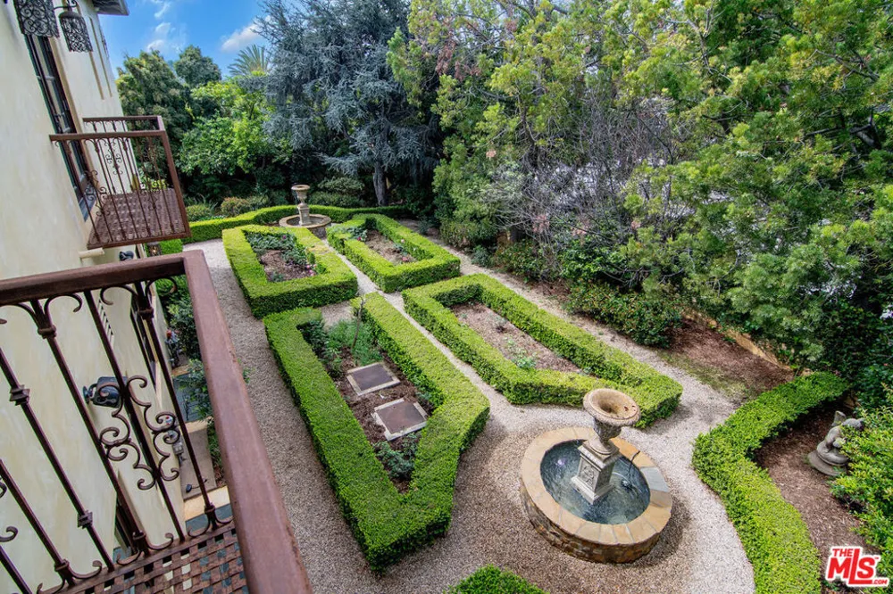 1221 Minorca Drive Pacific Palisades, CA 90272