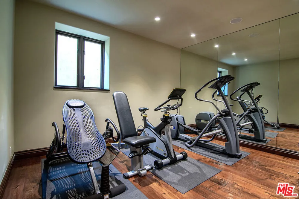 1221 Minorca Drive Pacific Palisades, CA 90272