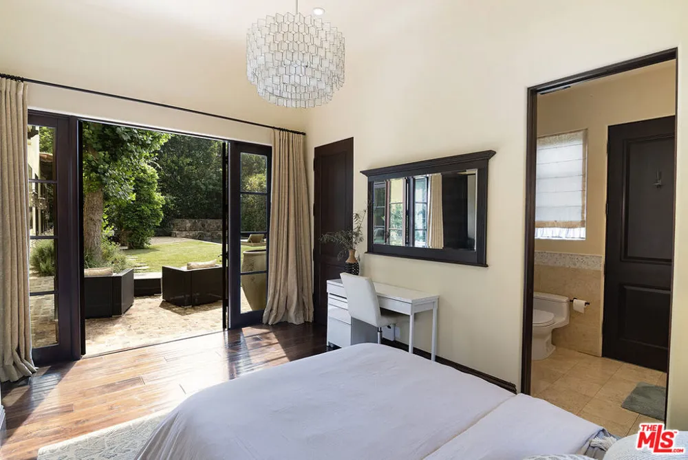 1221 Minorca Drive Pacific Palisades, CA 90272
