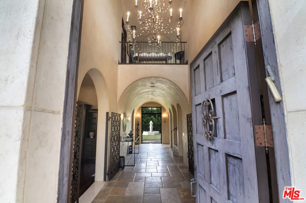 1221 Minorca Drive Pacific Palisades, CA 90272