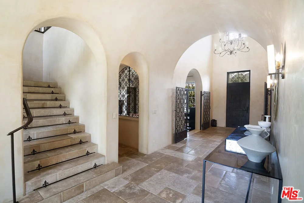 1221 Minorca Drive Pacific Palisades, CA 90272