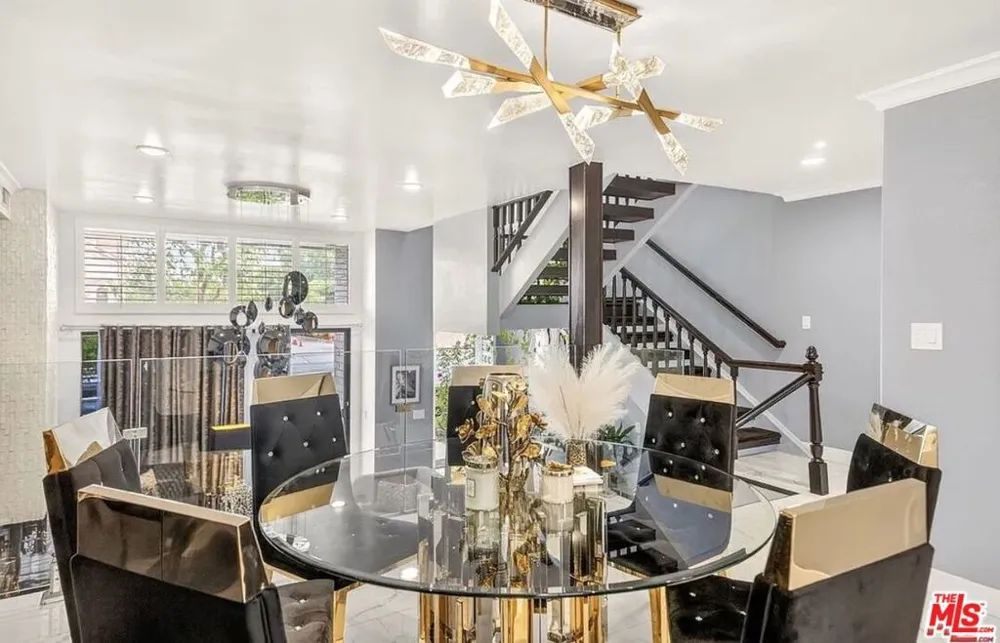 5305 White Oak Avenue #F Encino, CA 91316