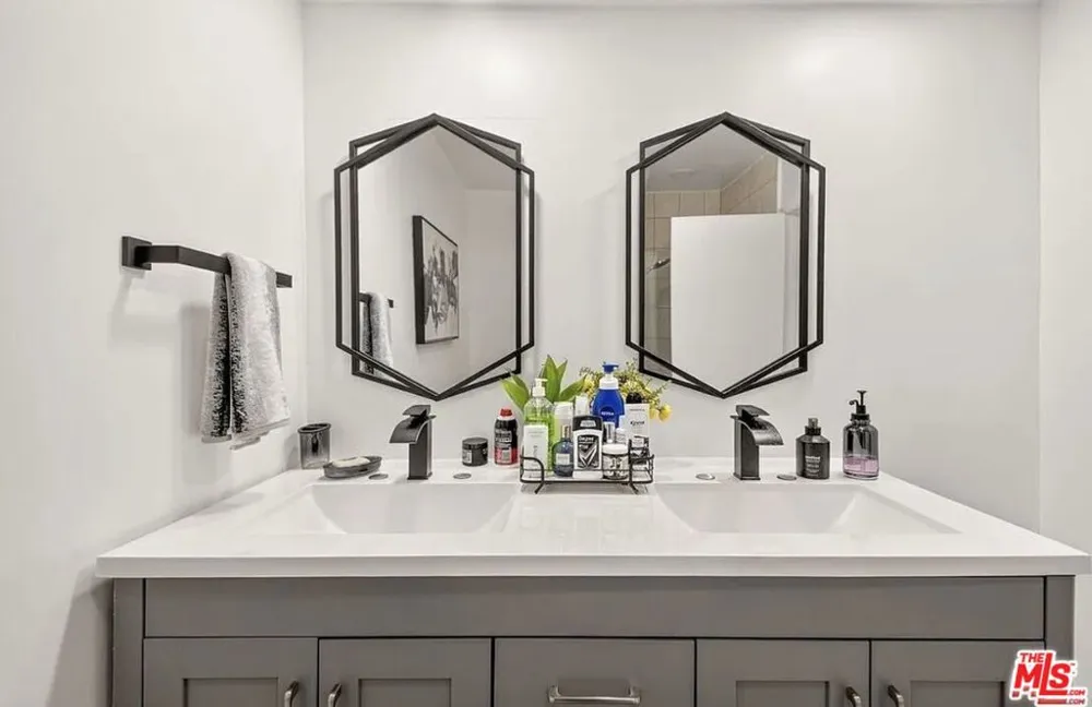 5305 White Oak Avenue #F Encino, CA 91316
