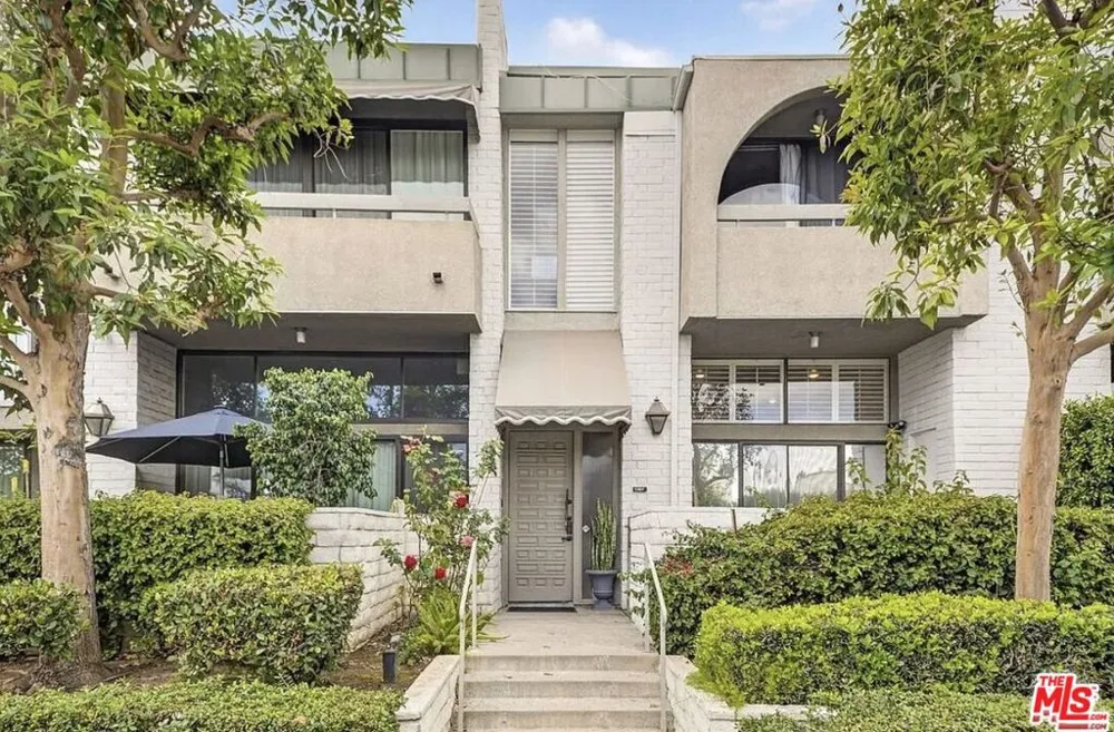 5305 White Oak Avenue #F Encino, CA 91316