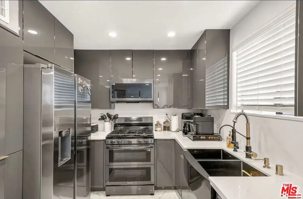 5305 White Oak Avenue #F Encino, CA 91316