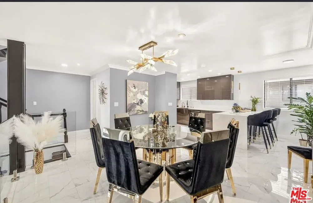 5305 White Oak Avenue #F Encino, CA 91316