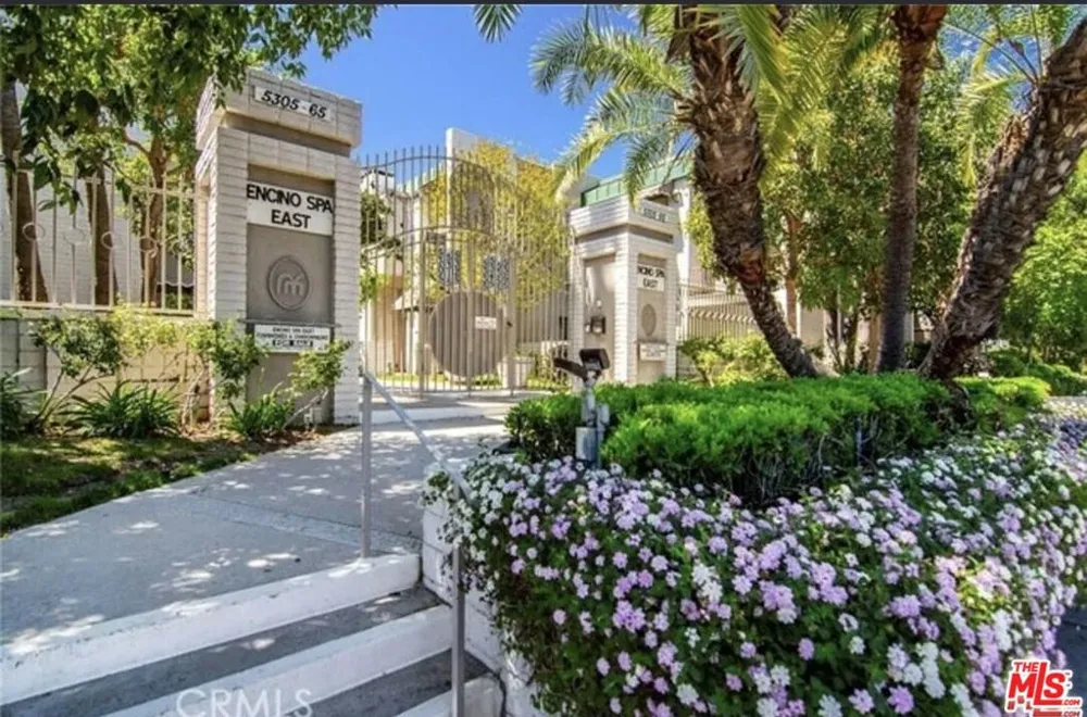 5305 White Oak Avenue #F Encino, CA 91316