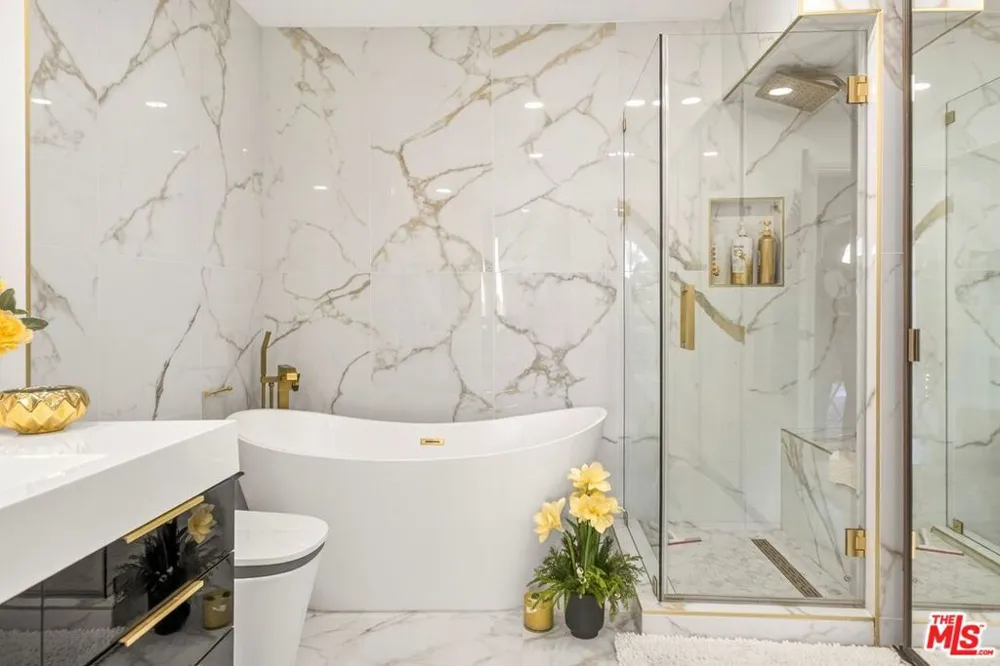 5305 White Oak Avenue #F Encino, CA 91316