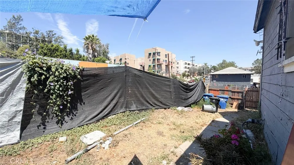 1272 West Court Street Los Angeles, CA 90026