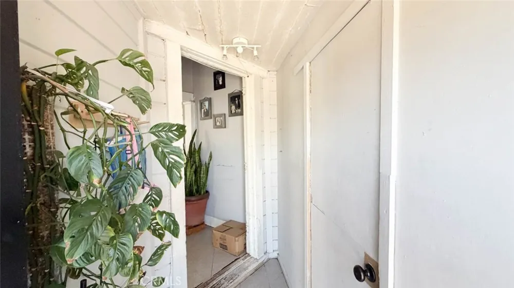 1272 West Court Street Los Angeles, CA 90026
