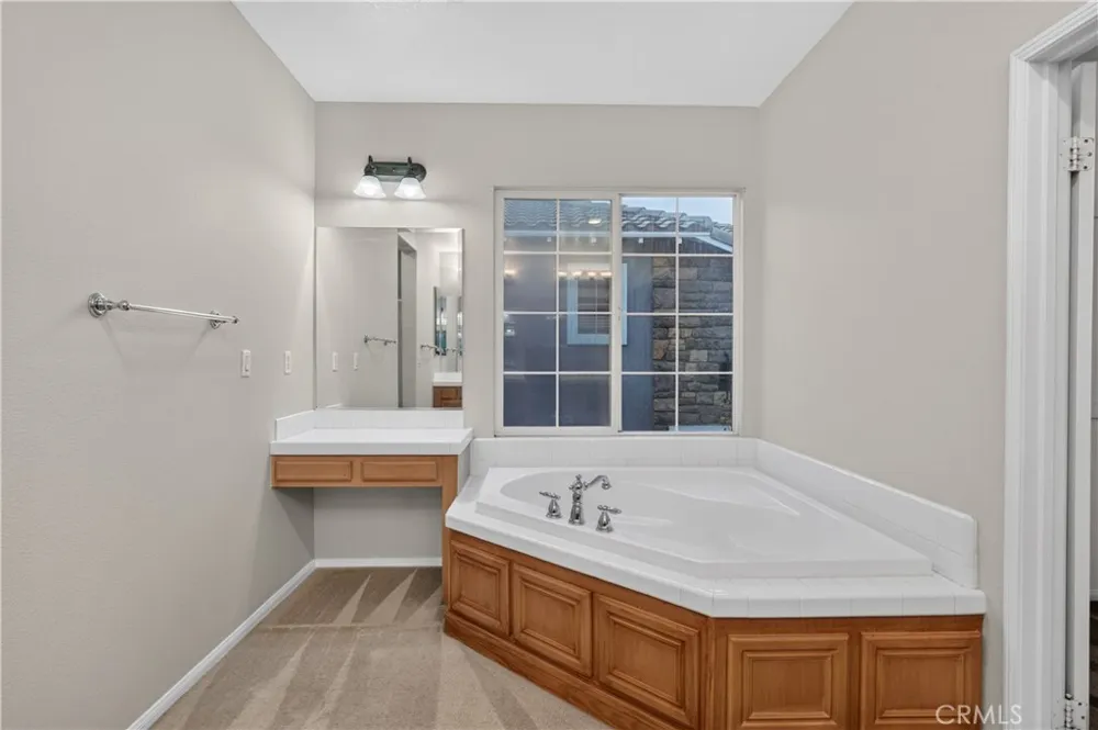 36 Via De La Valle Lake Elsinore, CA 92532