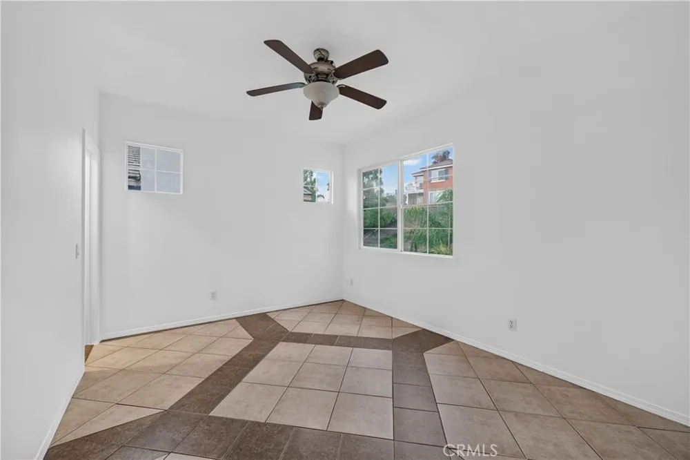 36 Via De La Valle Lake Elsinore, CA 92532