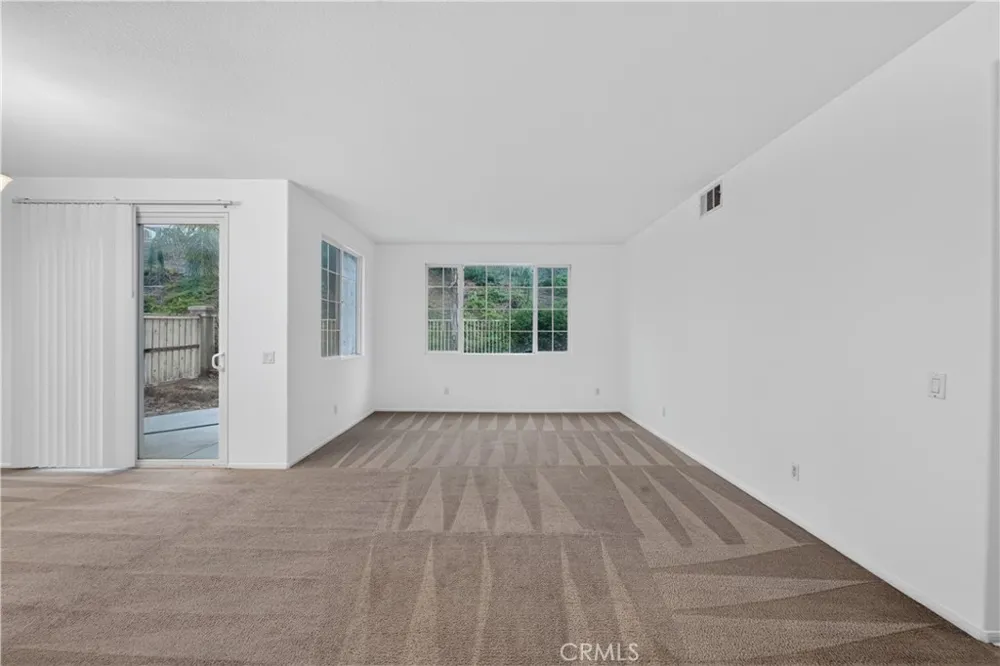 36 Via De La Valle Lake Elsinore, CA 92532
