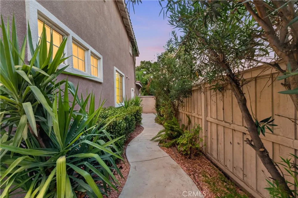 36 Via De La Valle Lake Elsinore, CA 92532