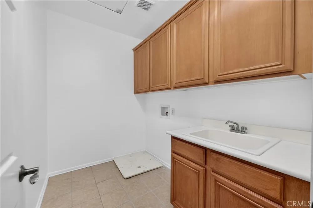 36 Via De La Valle Lake Elsinore, CA 92532