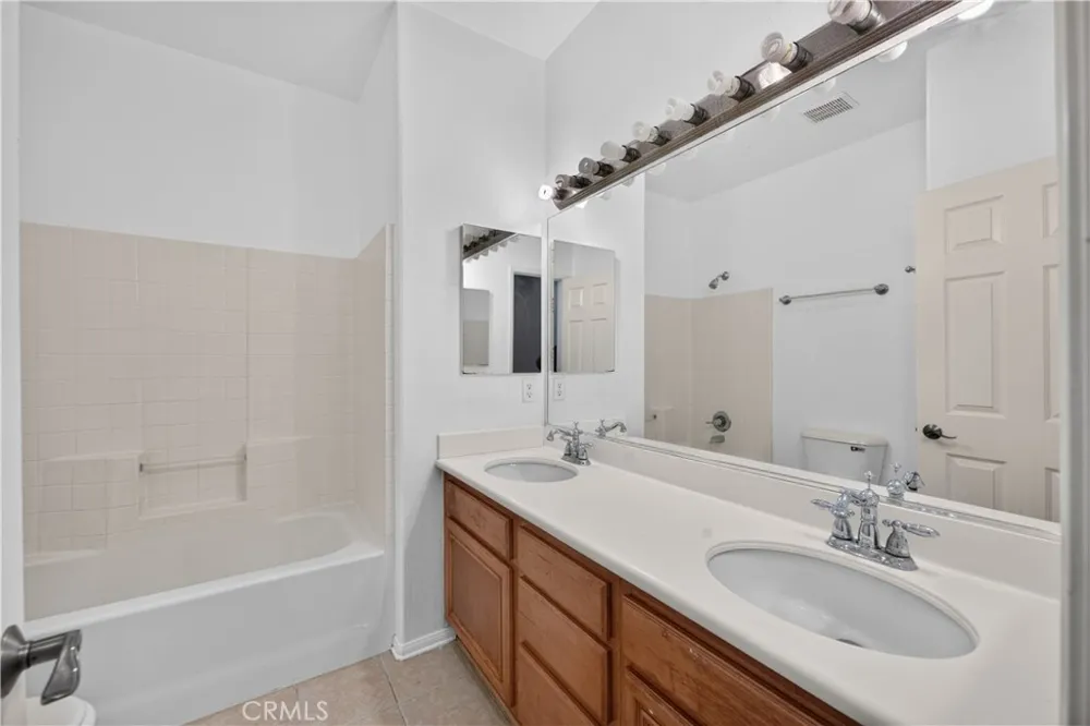 36 Via De La Valle Lake Elsinore, CA 92532