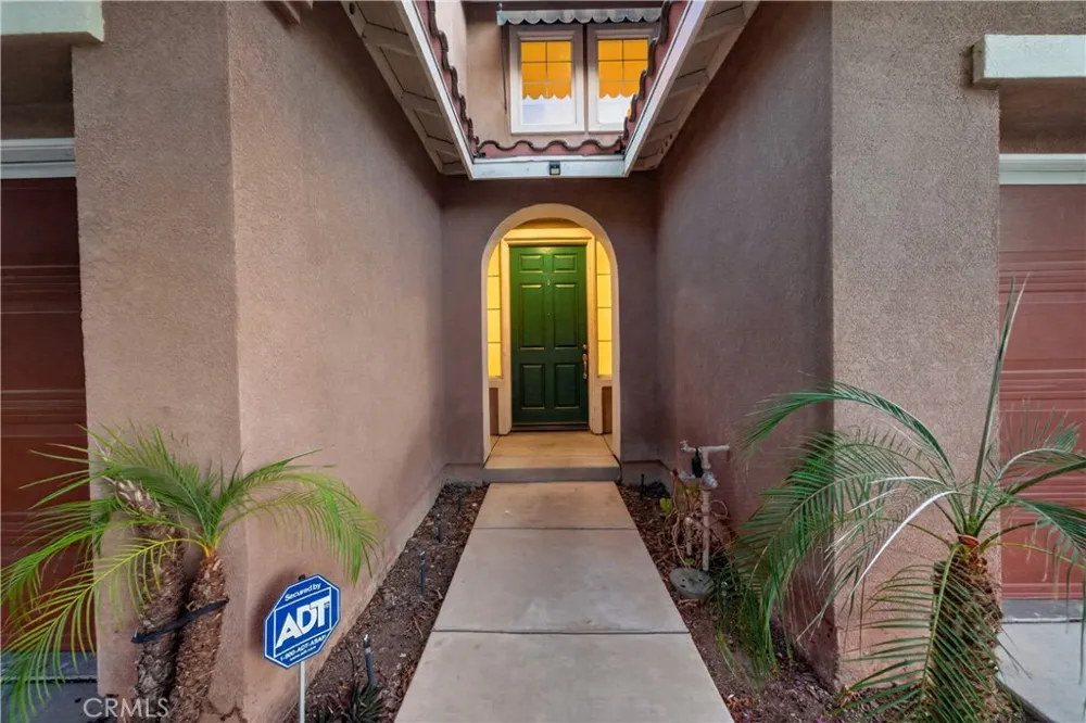 36 Via De La Valle Lake Elsinore, CA 92532