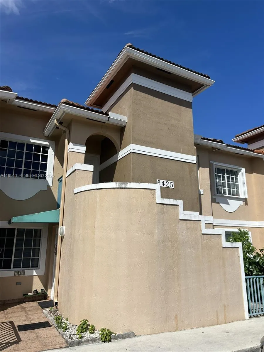 6425 SW 130th Pl #704 Miami, FL 33183