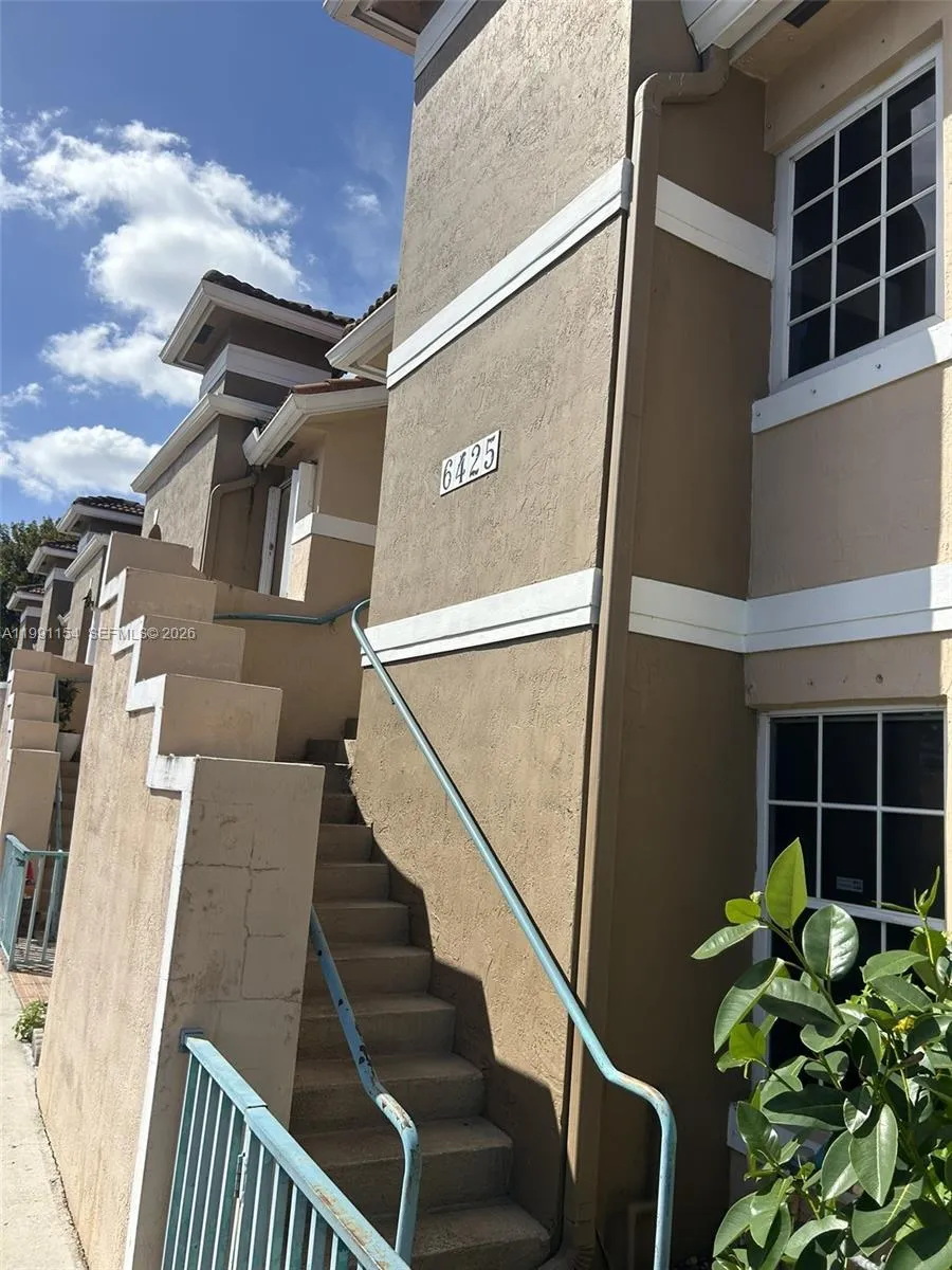 6425 SW 130th Pl #704 Miami, FL 33183