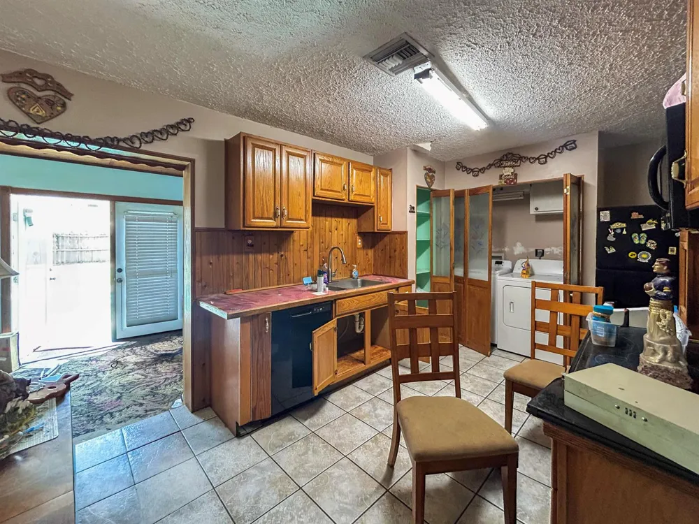 201 NW FLORESTA DRIVE Port St. Lucie, FL 34983