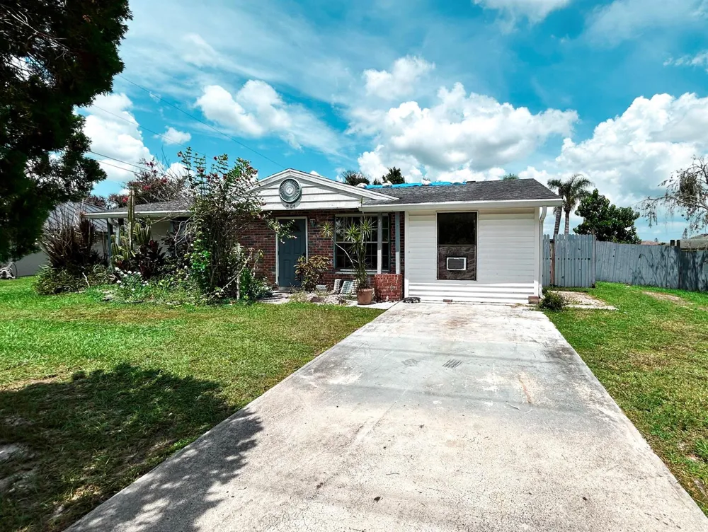 201 NW FLORESTA DRIVE Port St. Lucie, FL 34983
